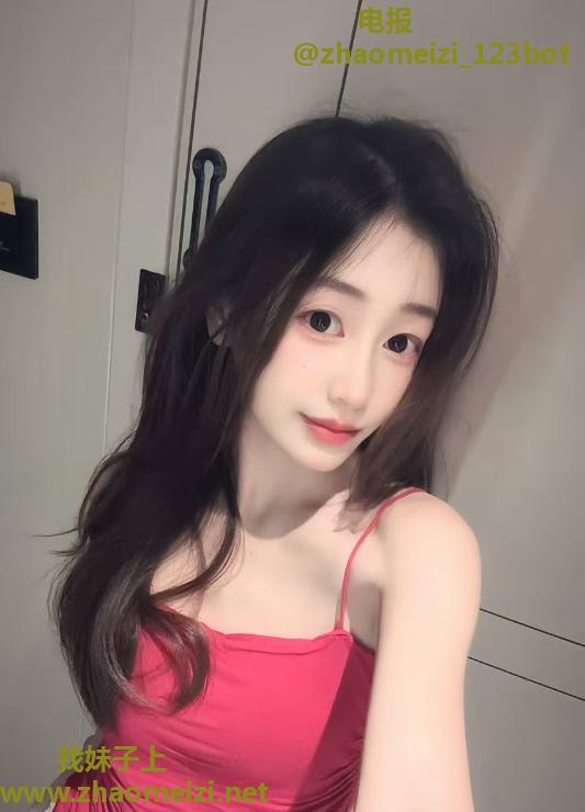 江岸高颜纯情少女