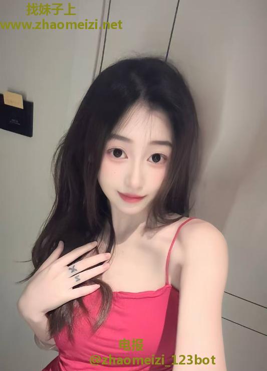 江岸高颜纯情少女