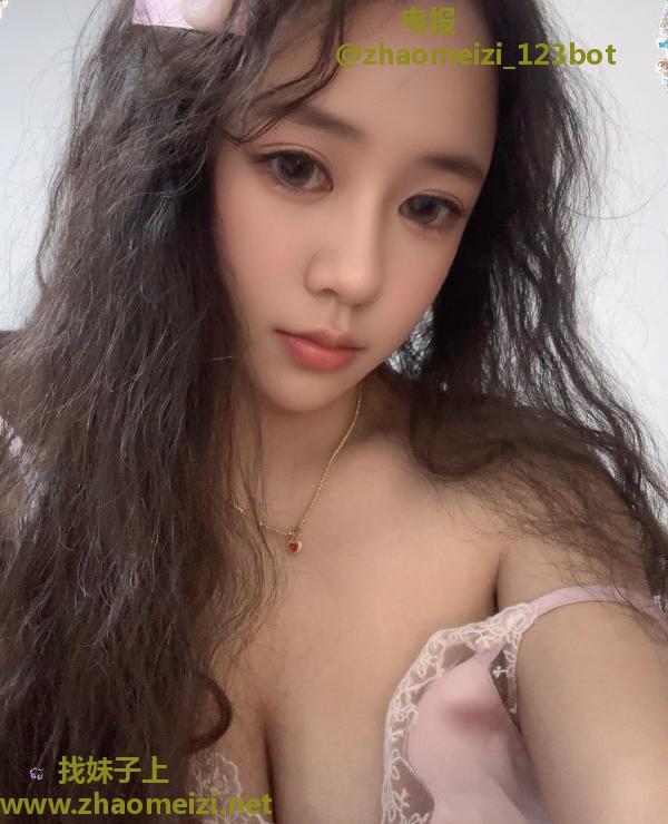 南京夫子庙大胸小姐姐