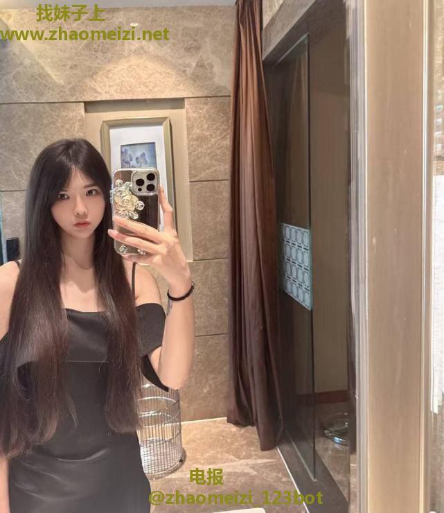 东郊后入大长腿一线天