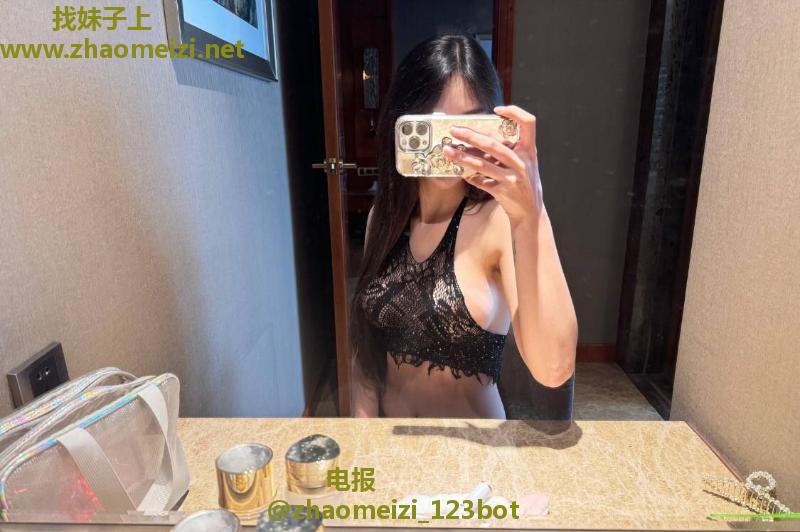 东郊后入大长腿一线天