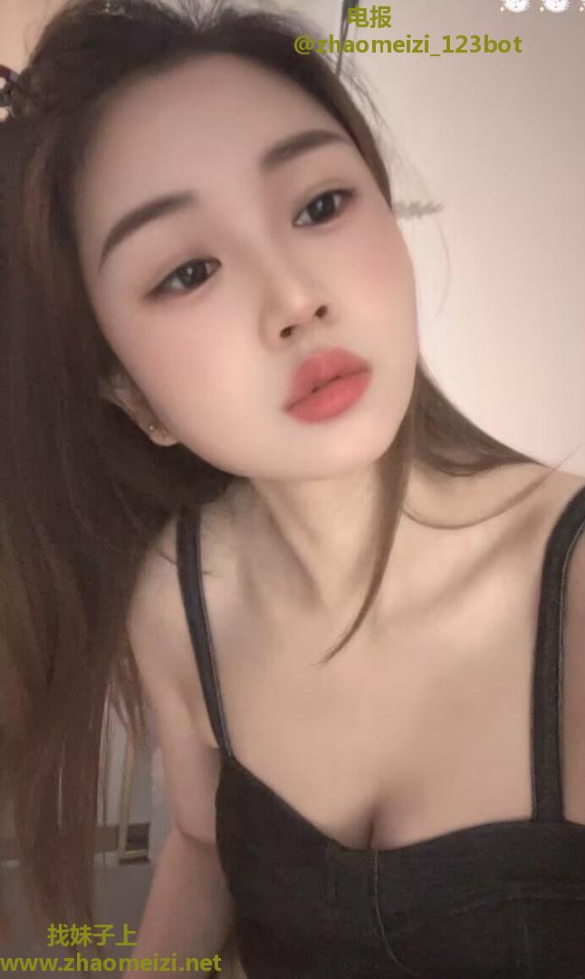 性感大长腿骚妹子