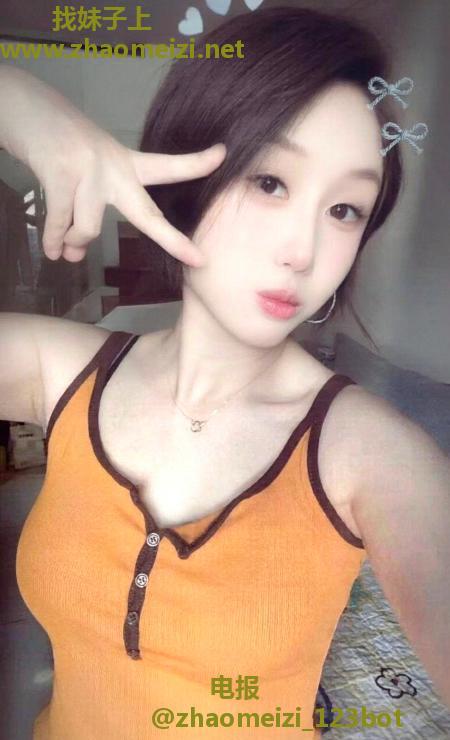 海珠苗条妹子