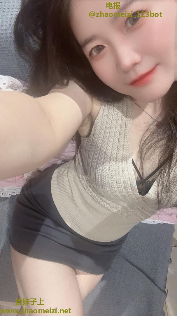 爆囗口紧小妹妹