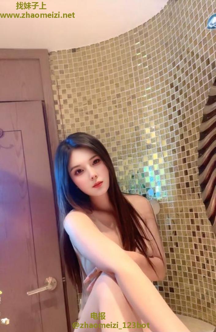 大胸妖媚蜜桃臀小妹