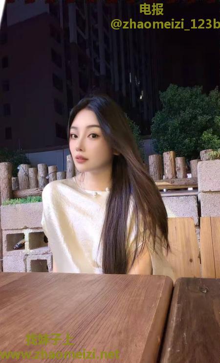 上城性感大胸骚妹