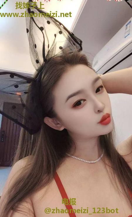 龙华巨乳小姐姐