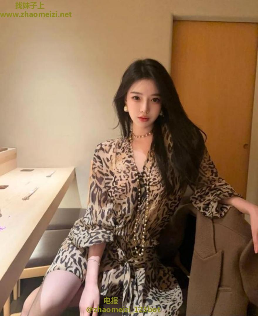 骚妹水润穴粉紧服务好