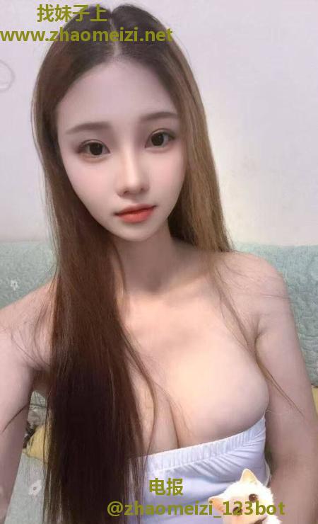 大胸细腰小姐姐
