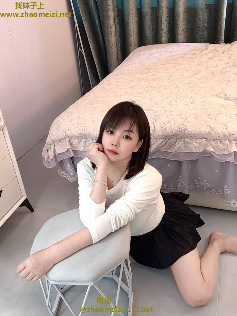  清纯性感少妇