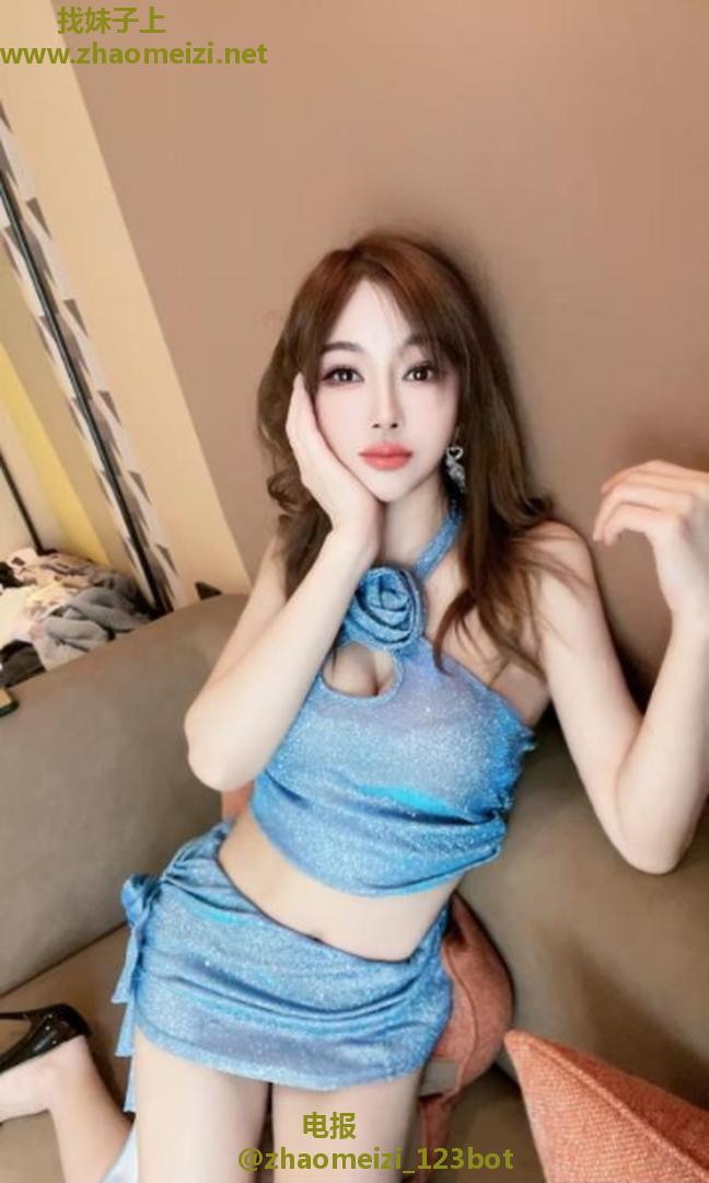 刚下海粉粉逼紧小骚妹
