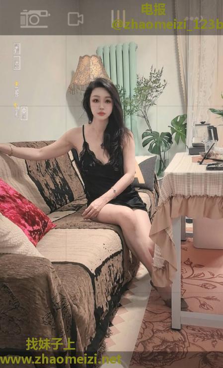 性感肤白大胸颜值老师
