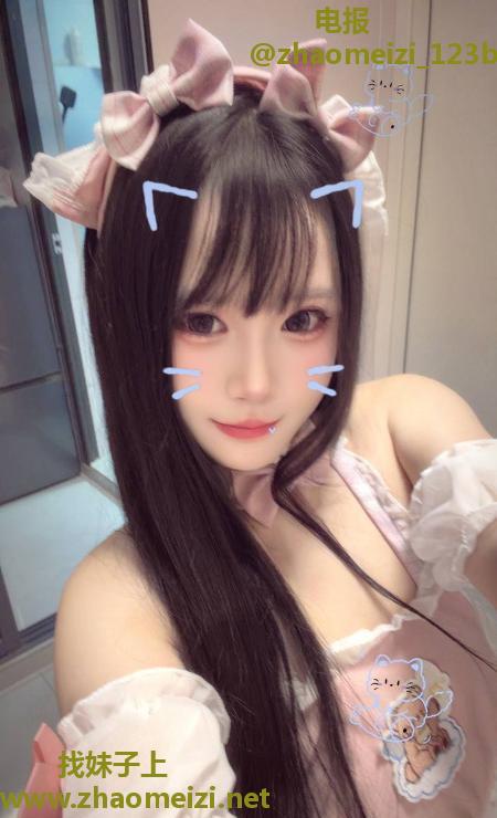开朗美女狗儿老师