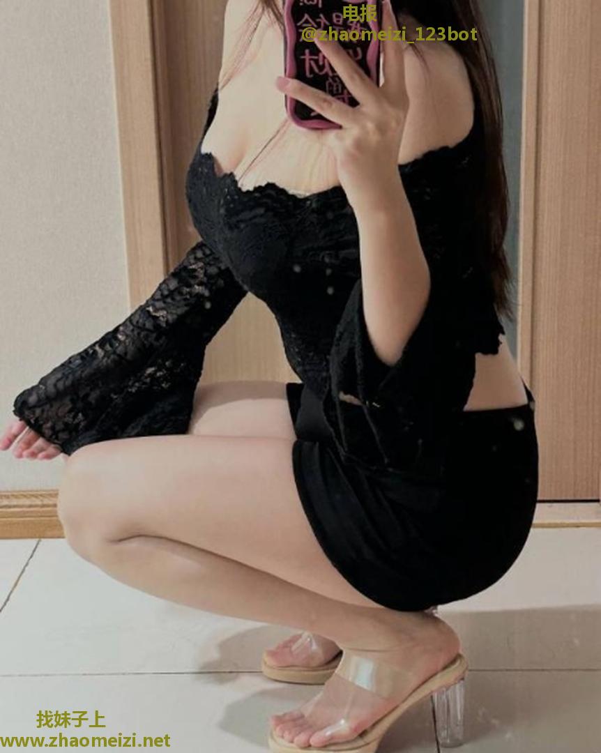 妹子身材棒鲍鱼水多