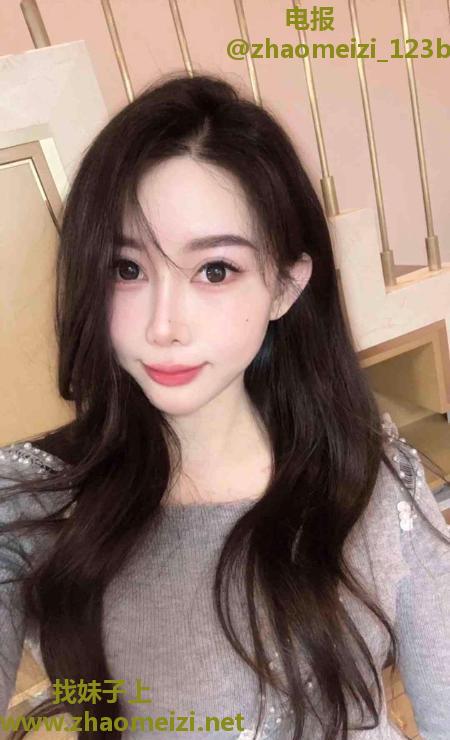 肤白貌美性感美乳老师