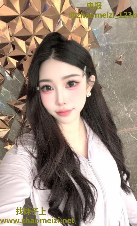 肤白貌美性感美乳老师