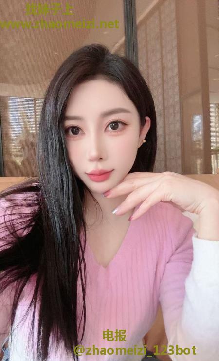 肤白貌美性感美乳老师