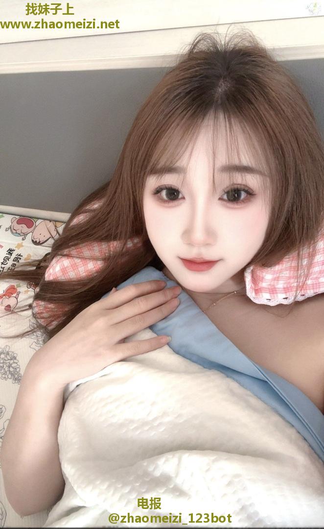 性感白嫩小甜妹