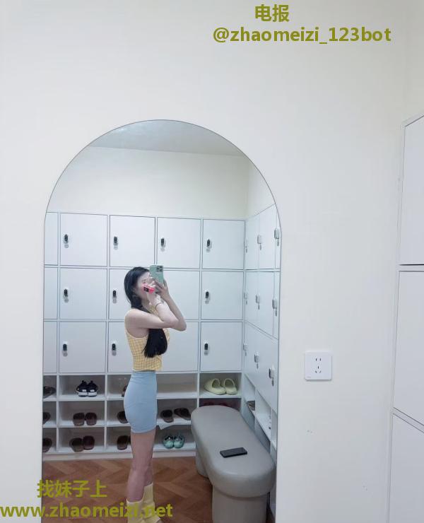 风骚润滑小少妇