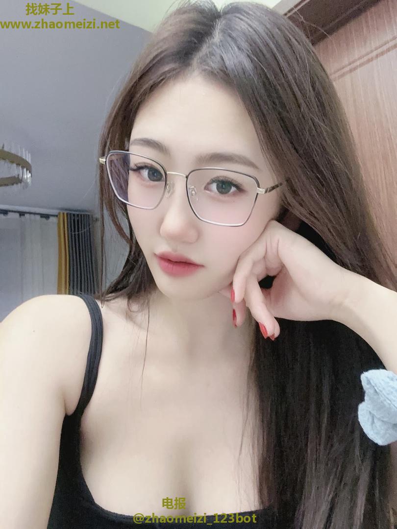 丰满玩不够的大长腿