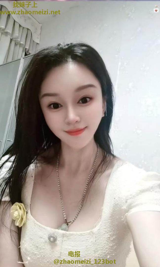 纯欲丰满肉感小灵儿