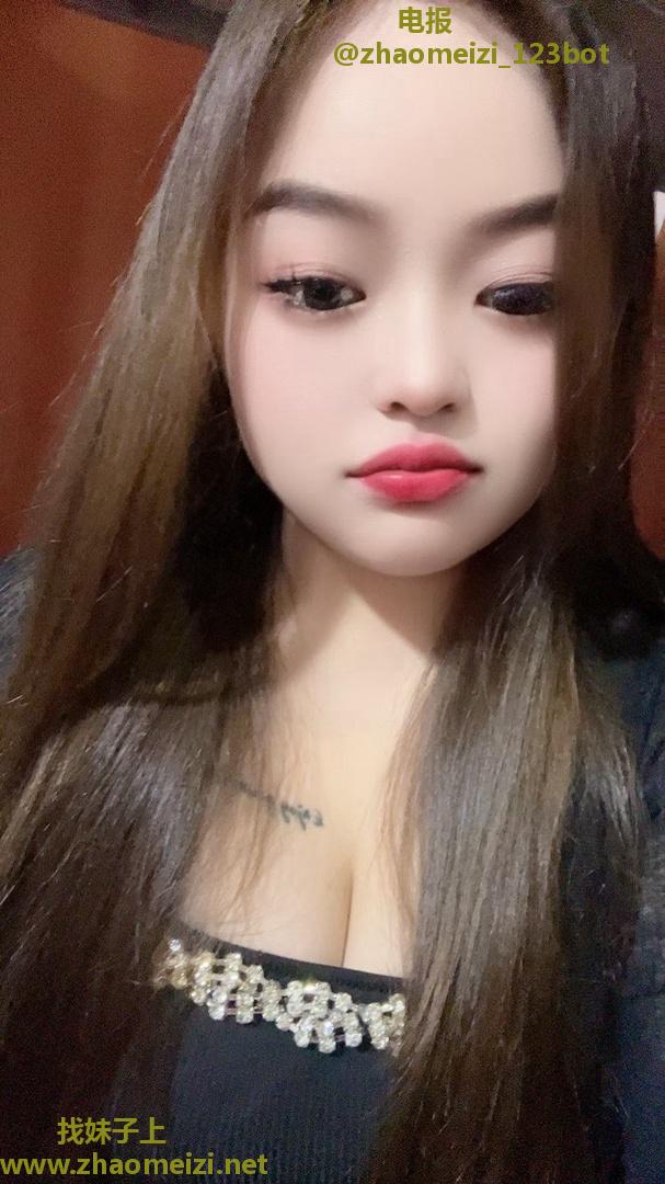 胸大服务态度好少妇