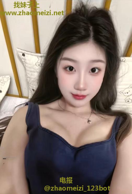 在校兼职嫩妹大长腿