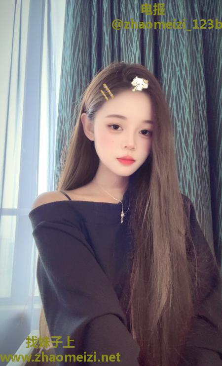 舌吻清纯嫩妹