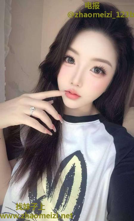 福田前凸后翘颜值嫩妹