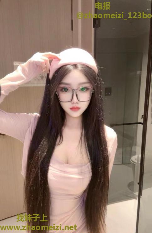 性感制服小女友