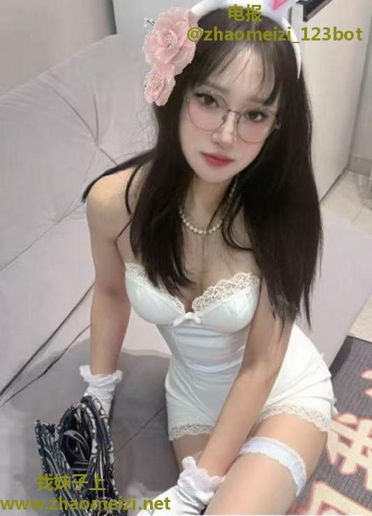 夫子庙眼镜骚妹