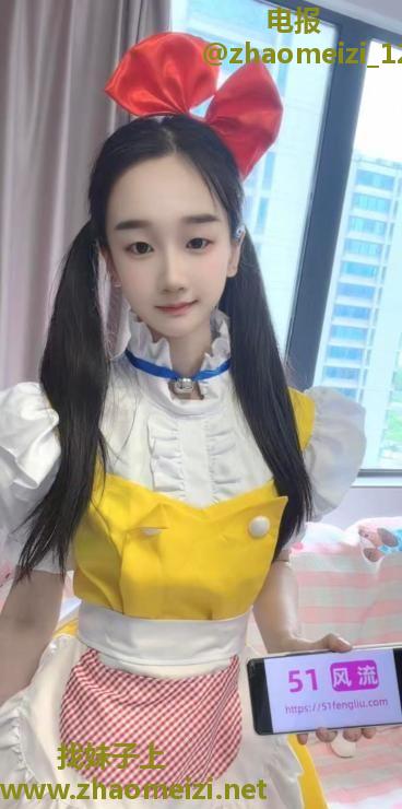 上城制服长腿嫩妹