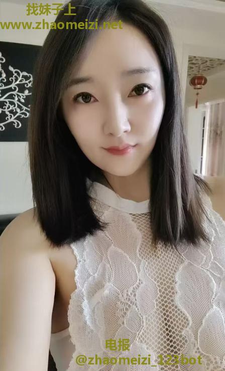 清纯服务闷骚女