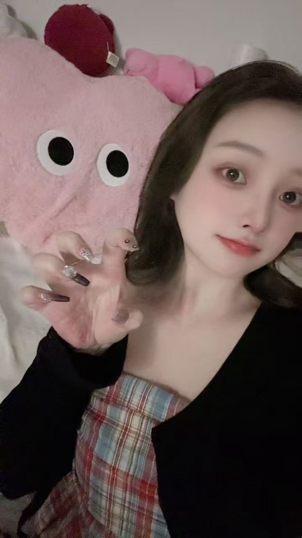 硚口白皙瓜子脸小姐姐