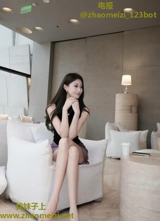 中项口爆服务系美女