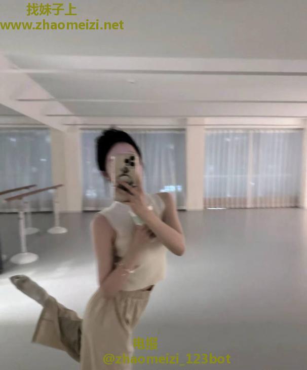 兼职舞蹈老师抹茶