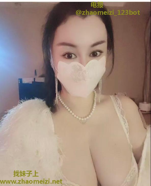 粉奶巨乳莎莎