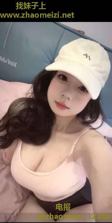 大胸性感美少女