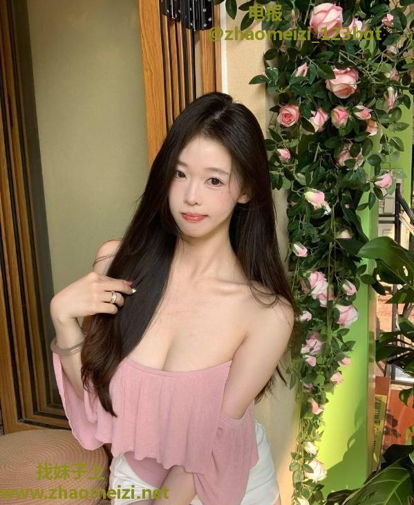 服务颜值诗诗