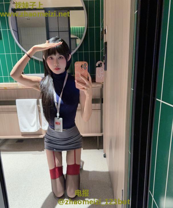 长腿细腰制服团团