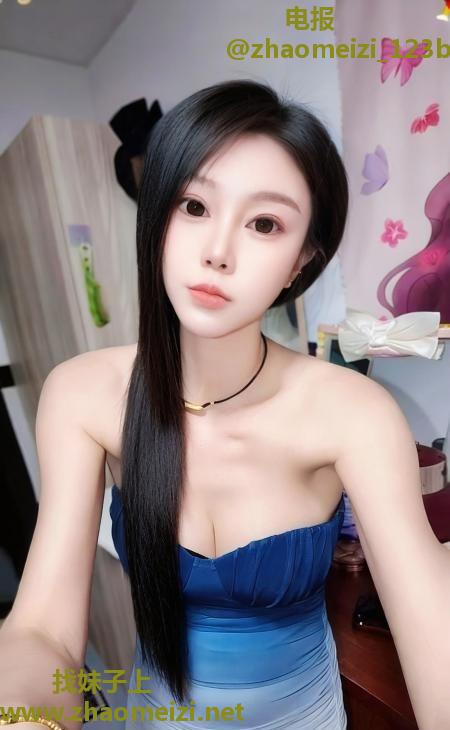 巨乳美腿三通御姐