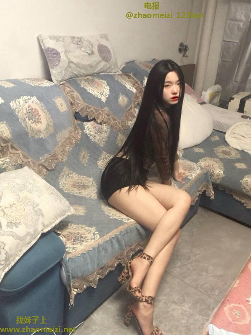 娇躯灵动十分诱人小骚妹