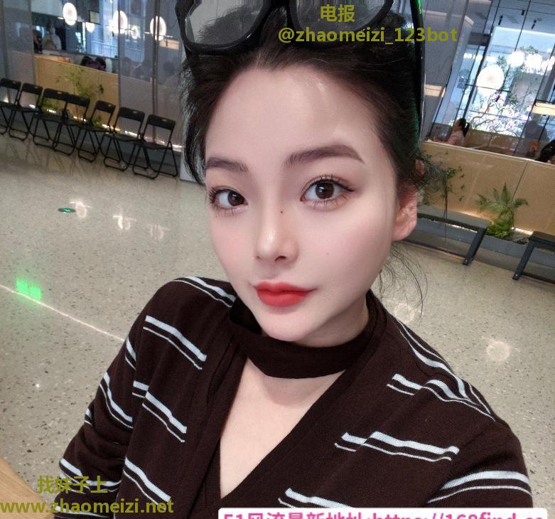 大胸虎牙妹文文