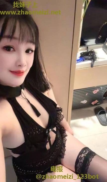 朝阳颜值巨乳梨子老师