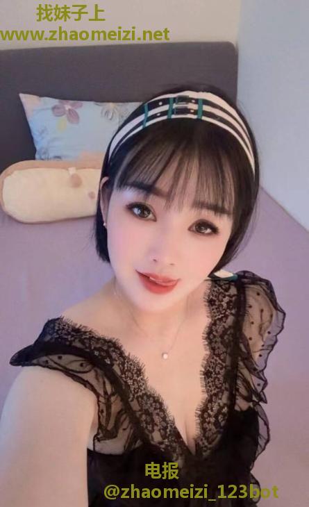 朝阳颜值巨乳梨子老师