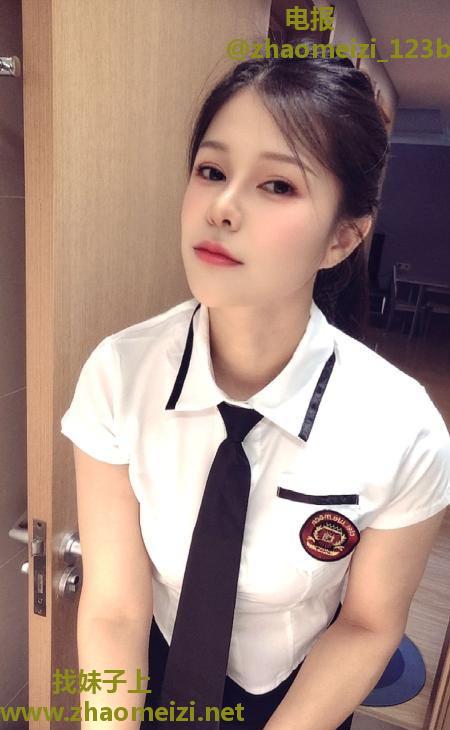 服务系性感少妇
