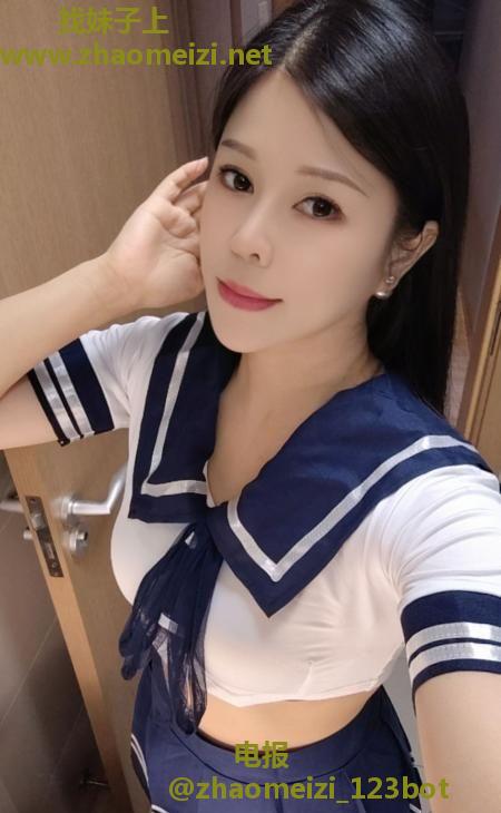 服务系性感少妇