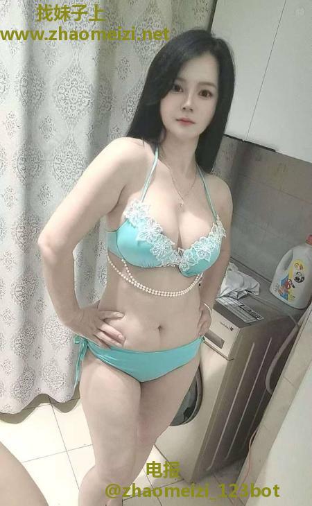 大尺度粉嫩骚逼会艳舞