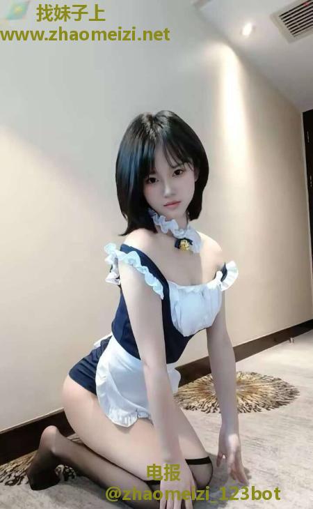 短发多汁翘臀小萝莉