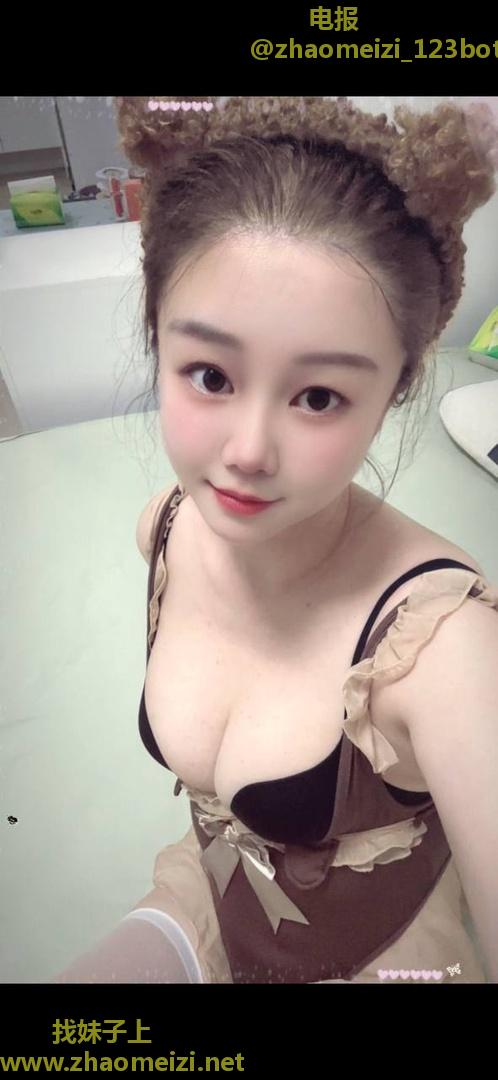 洪山大胸小姐姐
